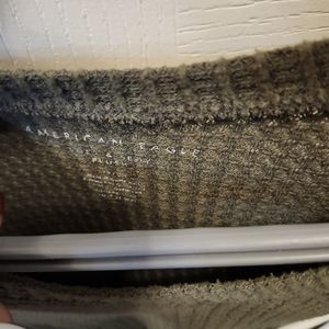 American Eagle waffle sweater. Grey Size Lg